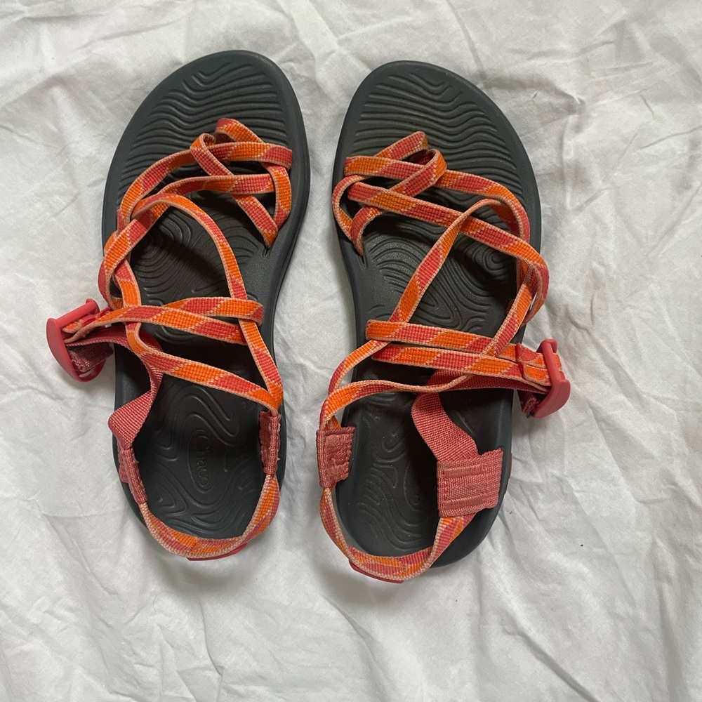 kids chacos, in great condition, size 5